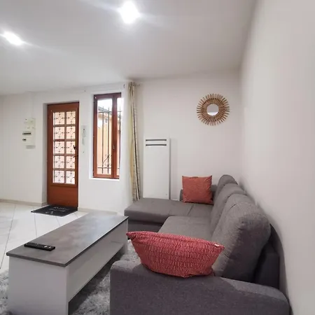 La Champagne - Centre De - Maisonnette Duplex * تروي